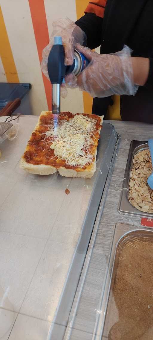 Roti Gembong Gembul Malang Sukun 4