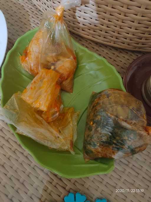 Ampera Dhelvy Masakan Padang 4