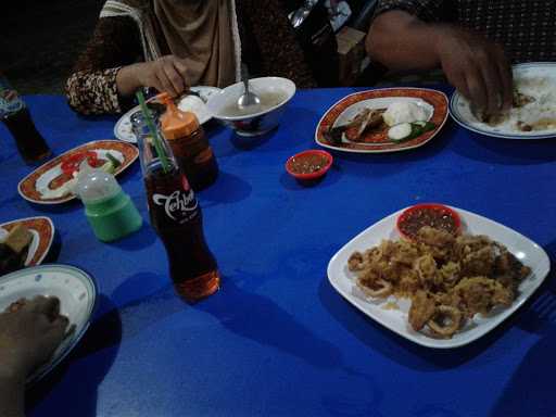 Amazy Family Resto Sumber 10