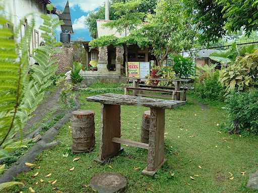 Angkringan Tugu 4