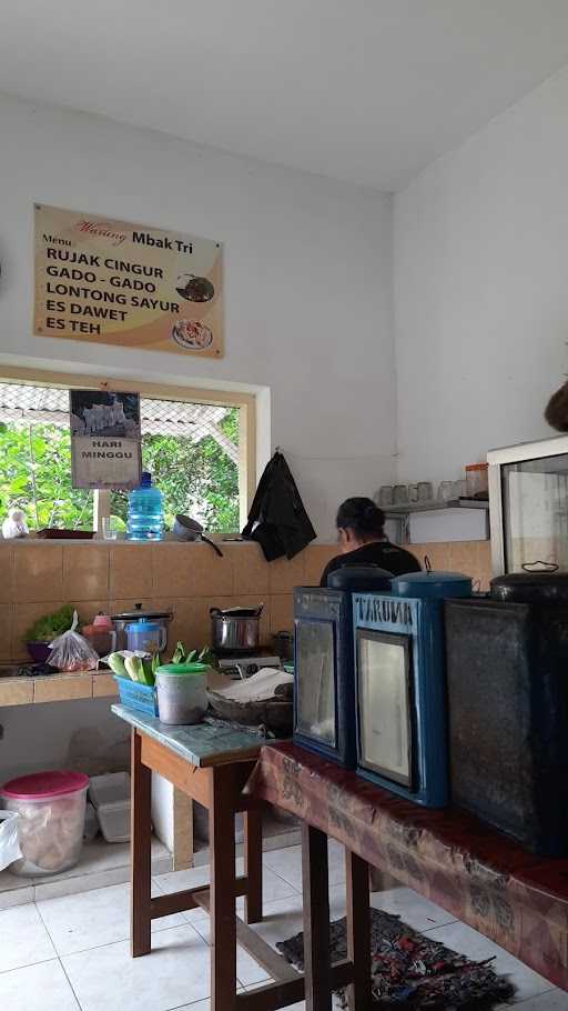 Warung Rujak Mbak Tri 1