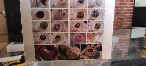 Bee Donuts Donat Karakter Jember 1