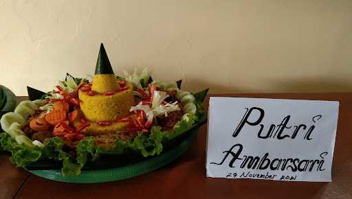 Cafe And Resto Putri Ambarsari 10