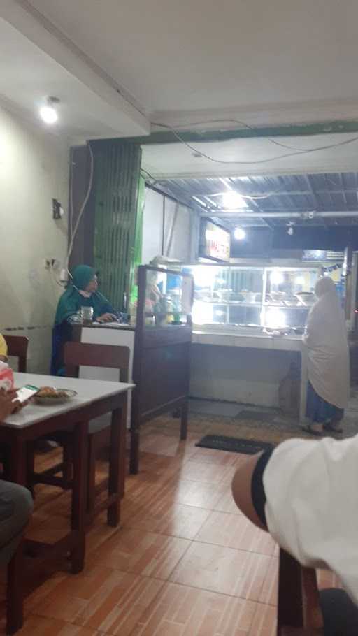 Warung Masakan Padang D'Mastrip 9