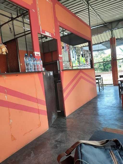 Kedai Oranye 3