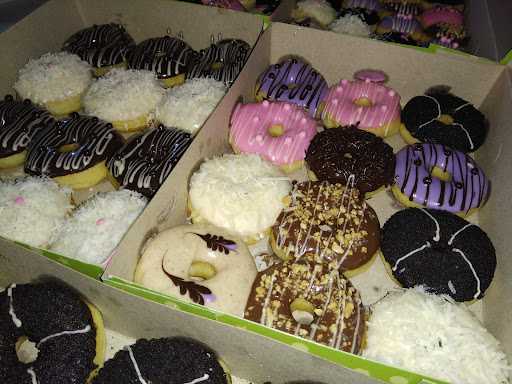 Rumah Donat Mamak Hendi 8