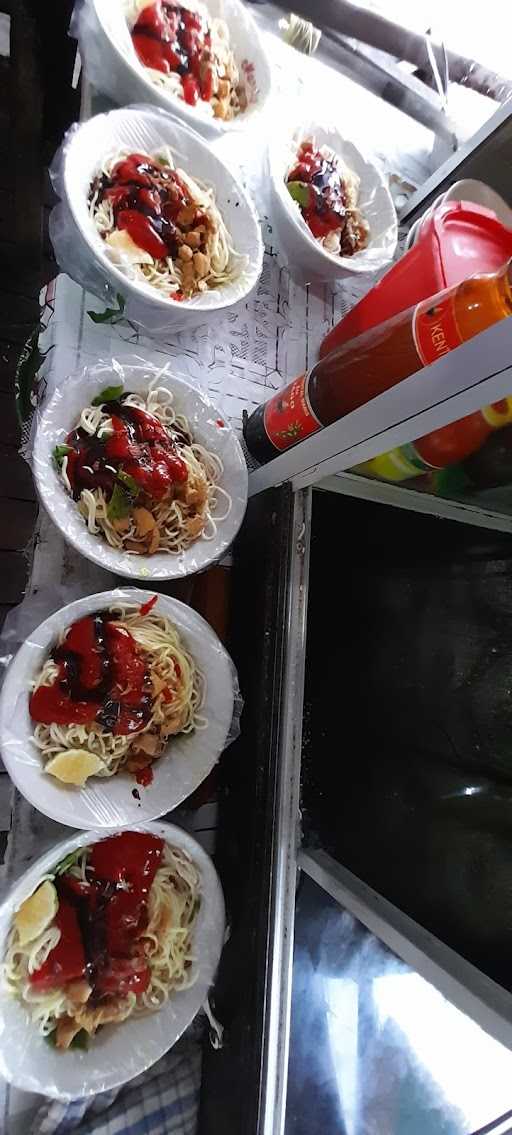 Mie Ayam Bawah Jembatan 8