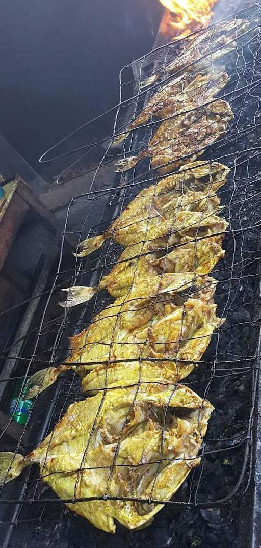 Ayam & Ikan Bakar Ibu Eni 3