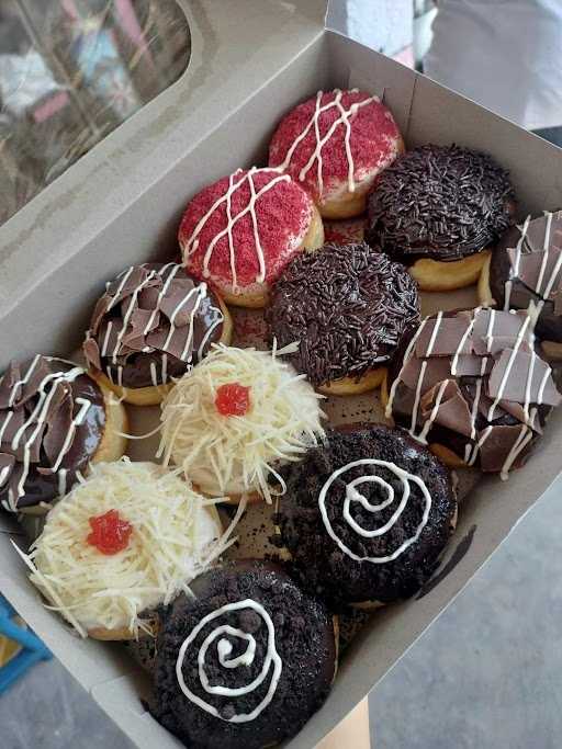 AA Donuts 10