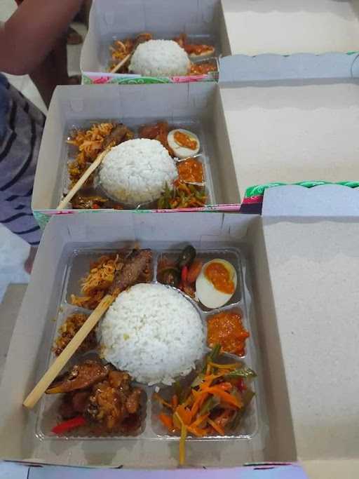 Nasi Campur,Babi Genyol.Bu Agus 3