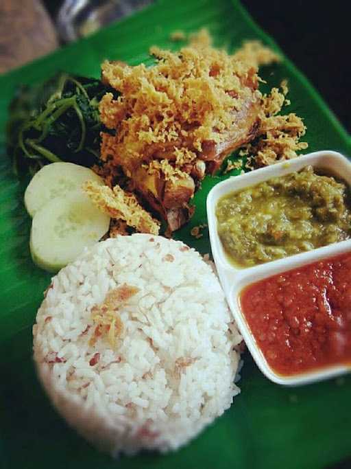 Warung Makan Pulau Menjangan 7