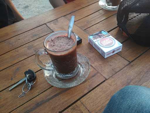 Coffeeku Warung Tepi Pantai 1