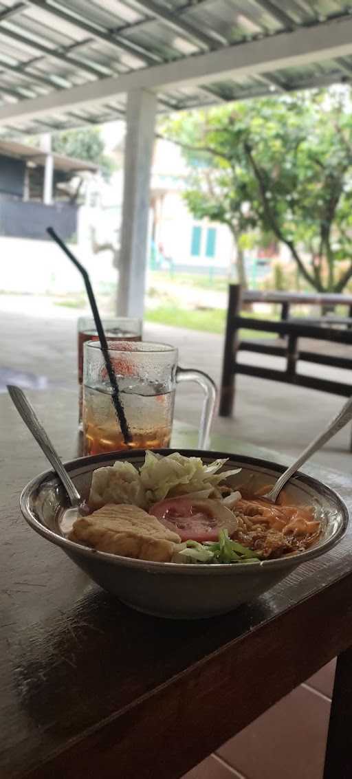 Warung Mie Embul 3