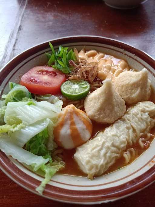 Warung Mie Embul 8