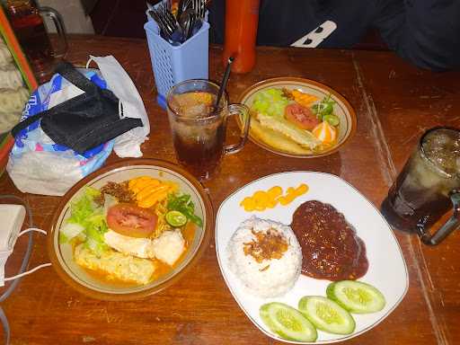 Warung Mie Embul 7