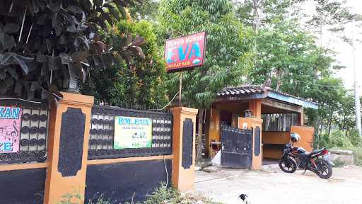 Rumah Makan Eva 3