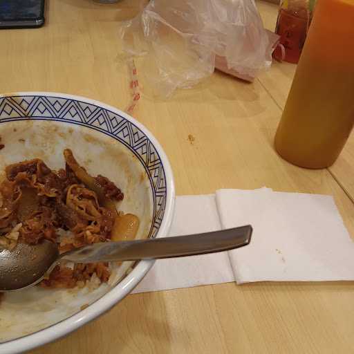 Yoshinoya Japanese Restaurant Tegal 4