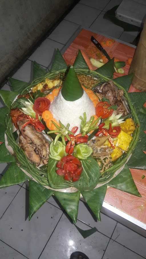 Warung Makan Riki  Ibu Iroh  4