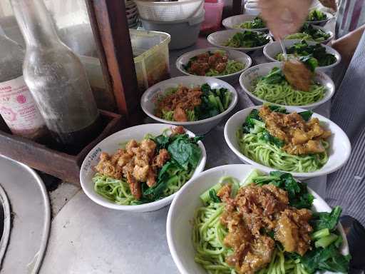 Mie Ayam Baso Urat Fajar 4