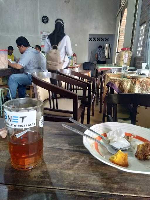 Warung Makan Lawuni 7