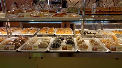 Delicious Bakery Hayam Wuruk 10