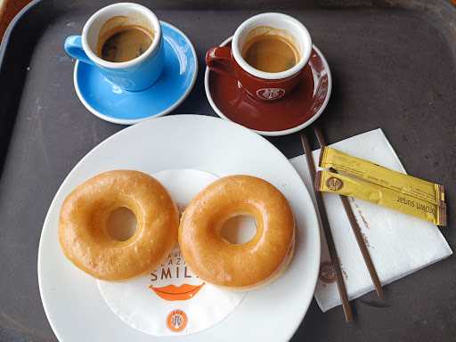 J.Co Donuts & Coffee 6