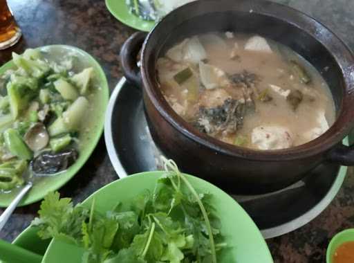 Daun Hijau Restaurant 6