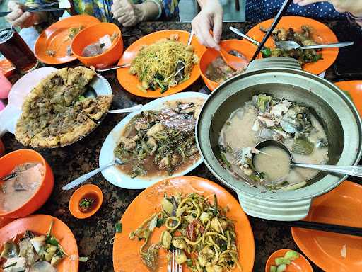 Food Court Chandra Building 4