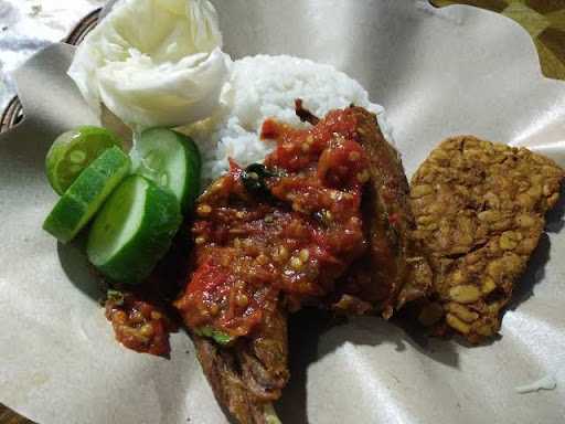 Ayam Penyet Umi Eti 1