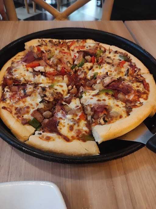 Pizza Hut Restoran 4