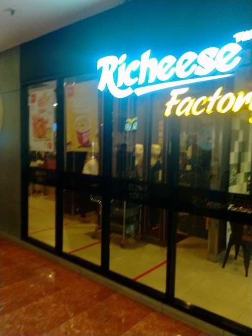 Richeese Factory Lokasari 9