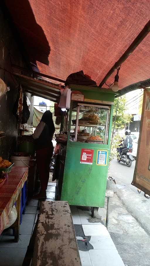 Warung Nasi Kuningan 1