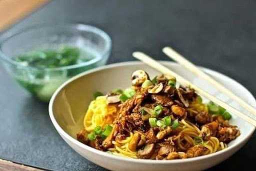 Mie Ayam Gajahmungkur Pak Tris 3