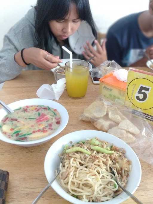 Es Teler Pacarkeling Dan Bakso Pak Doni 8