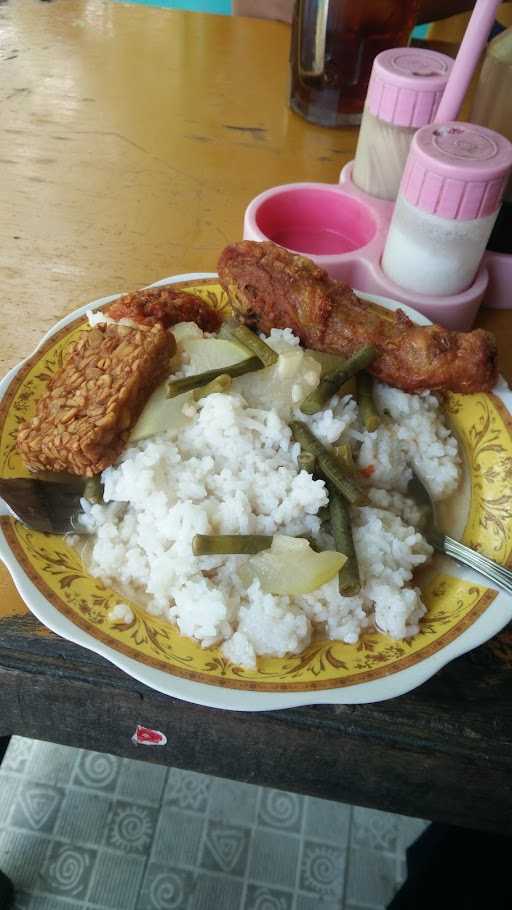 Warung Bu Yah Teratai 4