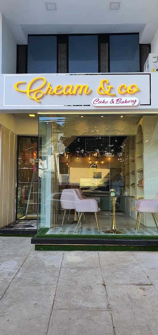 Cream & Co Bakery 8