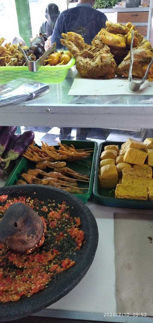 Pecel Lele Ro'Uf 3