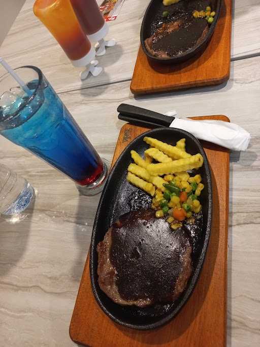 Tapase Steak & Cafe 3