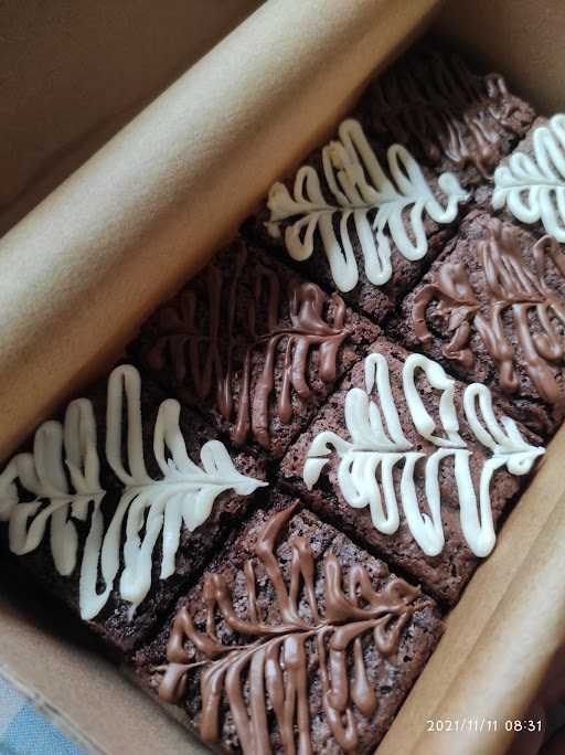 Ka' Emil Brownies & Cookies 6