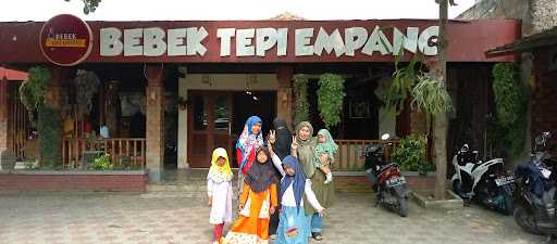 Bebek Tepi Empang 1