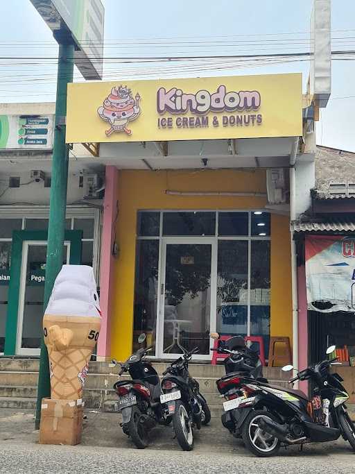 Kingdom Ice Cream & Donuts 7