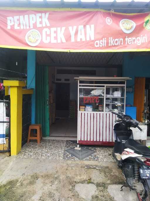 Pempek Cek Yan 4