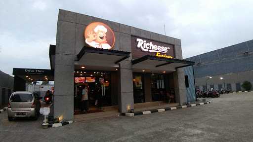 Richeese Factory Mangunjaya 1