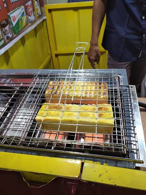 Roti Bakar & Kukus Tsaqib 3