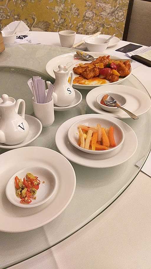 Liu Li Palace Seafood Restaurant 10