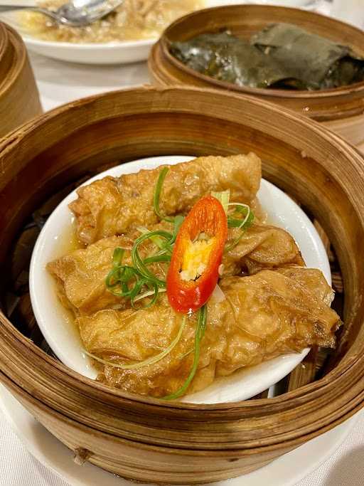 Liu Li Palace Seafood Restaurant 9