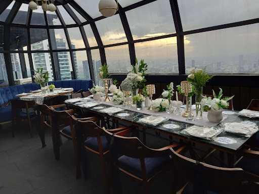 Cloud Lounge Jakarta (Rooftop) 4