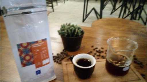 Rumah Kedua Coffee 10