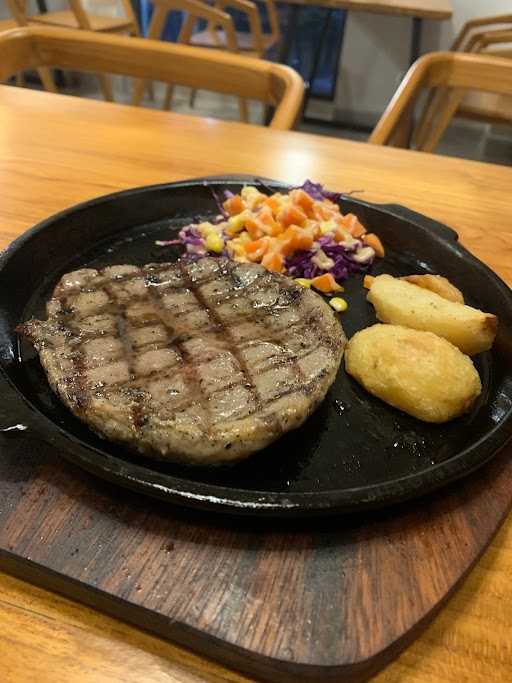 Gussanty Steak, Grill & Cafe 4