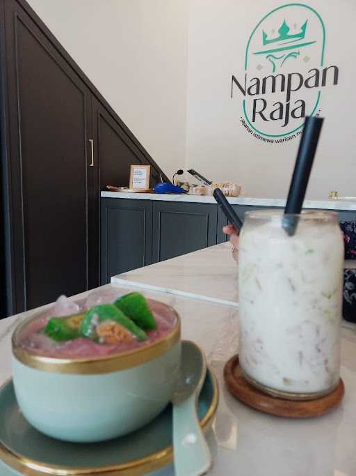 Nampan Raja Toko Kue Dan Cafe 4